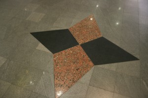 Панно на вокзале Челябинска вырезано гидрорезкой IMG 2176 300x200 Новые технологии на челябинском вокзале