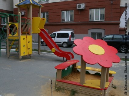 Детские площадки: как это сделано? gidro 426x319 Детские площадки: как это сделано?
