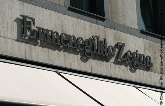 Signage aan de Koninklijke winkelcentrum in Düsseldorf duslaser42 555x359 Про вывески из металла