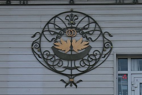Композиция "Голубки" на здании ЗАГСа Композиция "Голубки" на здании ЗАГСа